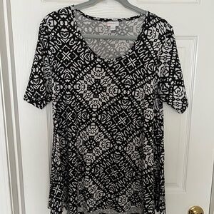 LuLaRoe Perfect T Black and White Short Sleeve Tunic